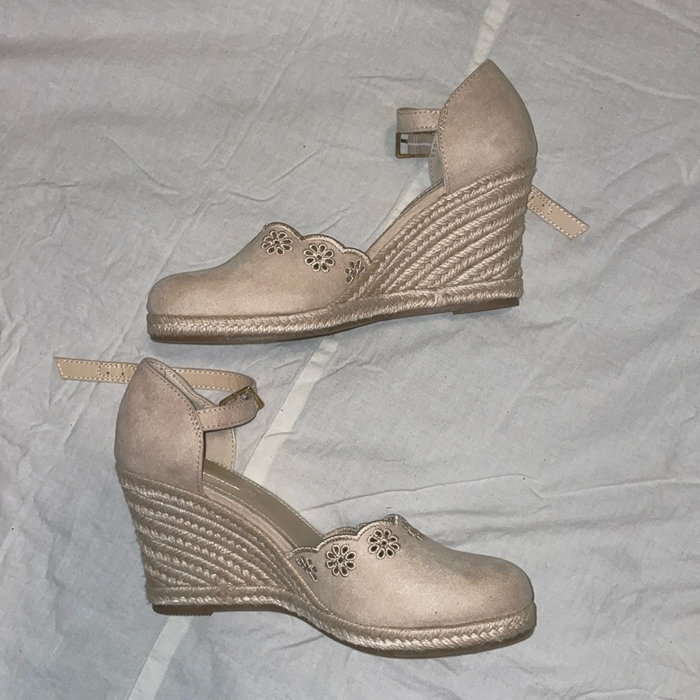 Liz Claiborne women’s size 6.5 espadrille wedge